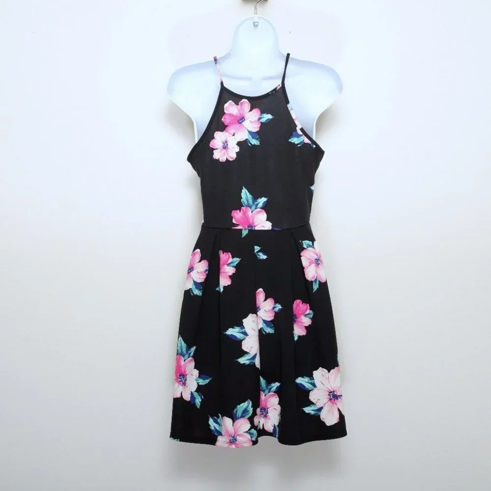 NWT‎ Monteau Sleeveless Halter Floral Mini Dress